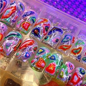 Jawbreaker 20 piece press on set.